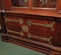 784 - 8\' 6\'\' W X 83\'\' H - MAHOGANY - CAN RAISE HEIGHT
