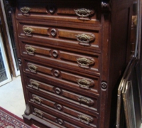 15-antique-bedroom-dresser