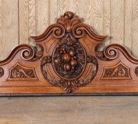 8E-carved-oak-crest-22-h-x-62-5-w-c-1890