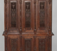 932A--GREAT CARVED ANTIQUE GOTHIC CABINET - CIRCA 1860 - 105\'\' H X 60\'\' W X 26\'\'D - HAS MATCHING OPTIONAL ANTIQUE CARVED BED