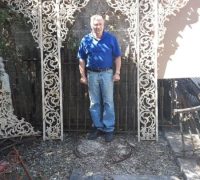 2RR-c.-1880.2-posts-6-large-iron-brackets