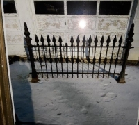 376-60-ft-of-this-much-thicker-antique-fence-each-section-42-in-high