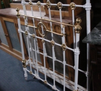 447-antique-iron-bed