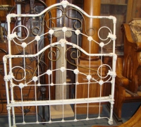 496-antique-iron-bed