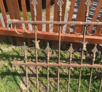 431...152 FT LONG X 3 FT H PLUS GATE &amp; POSTS
