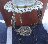 33-antique-onyx-pedestal-table